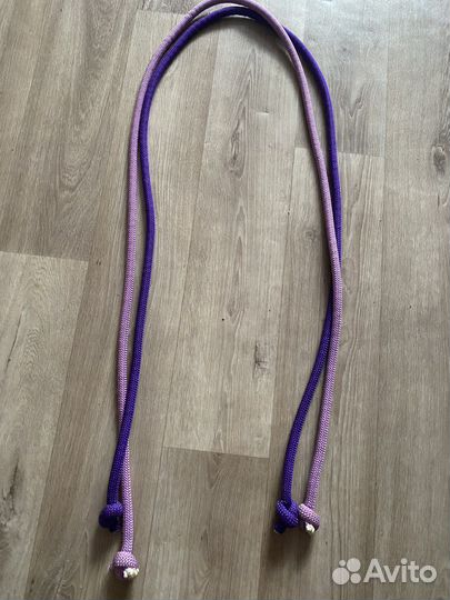 Гимнастическая скакалка