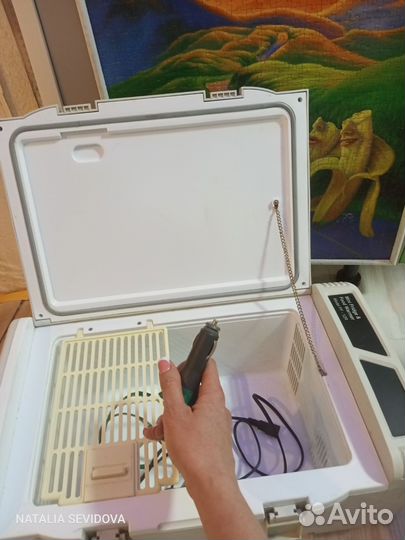 Автомобильный холодильник 12 220 Вт PF-12R