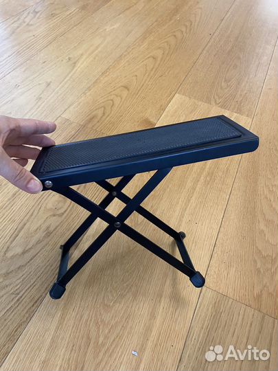 Стойка для гитары и подставка для ноги