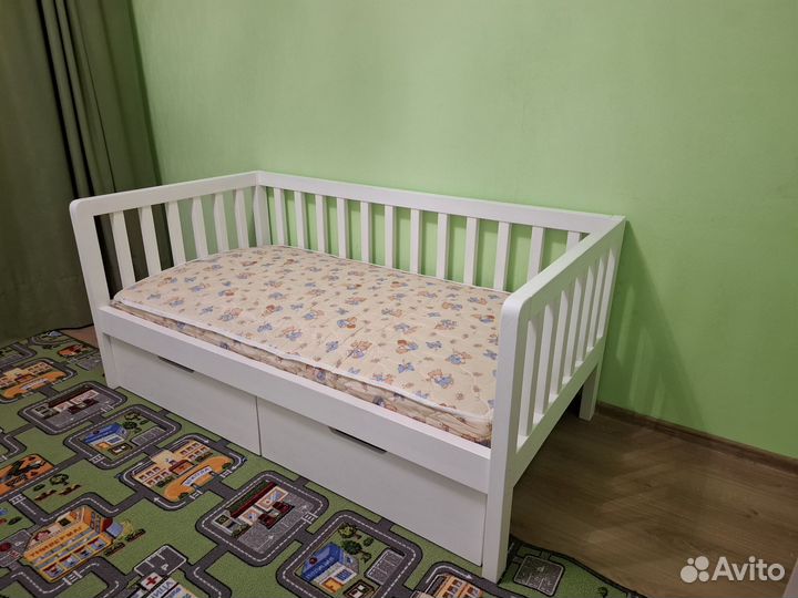 Детская деревянная кровать