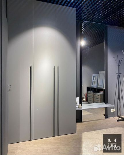 Шкаф с зеркалом