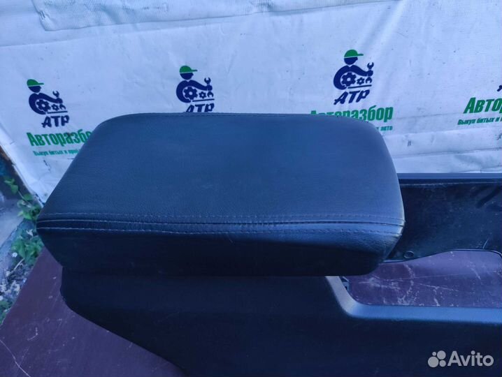 Подлокотник с тоннелем Honda Accord 8