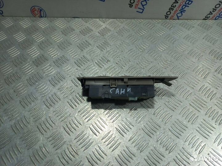 Блок управления стеклоподъемниками Nissan Sunny (B