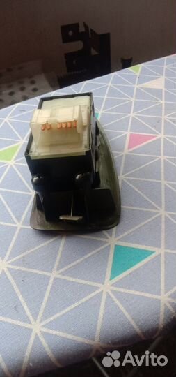 Кнопка стеклоподъемника Ниссан largo