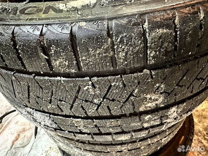 Triangle Snowlink TWT02 245/40 R19 и 275/35 R19 100W