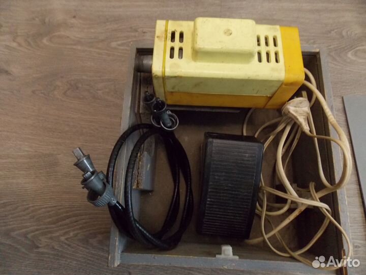 Слесарно-инструментальная (гравёрная) машина