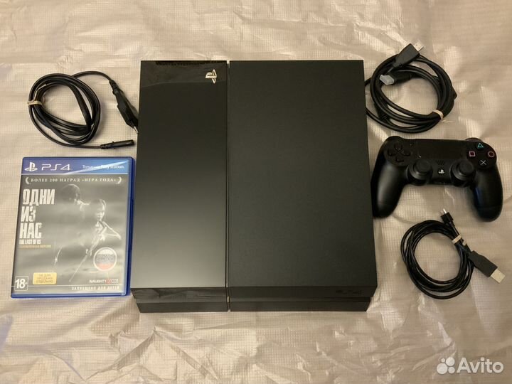 Sony PS4 +The Last of Us