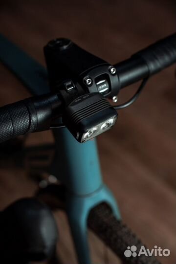 Передний фонарь Knog Blinder Road 600. Новые