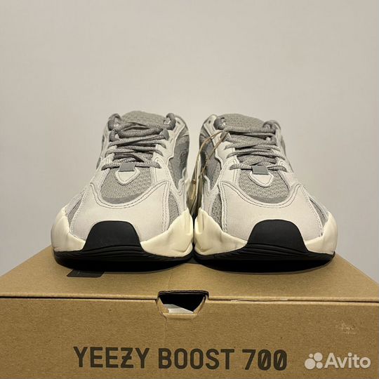 Adidas Yeezy Boost 700 V2 Static (10.5 US-42.5 RU)