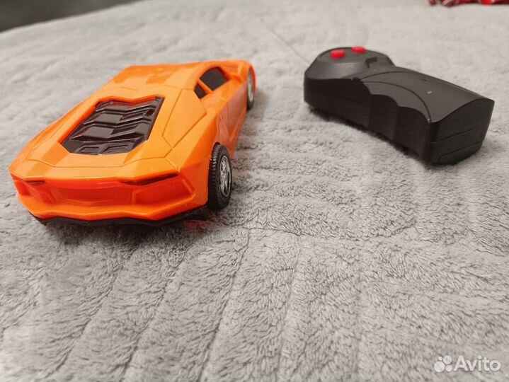 Машинка на пульте управления
