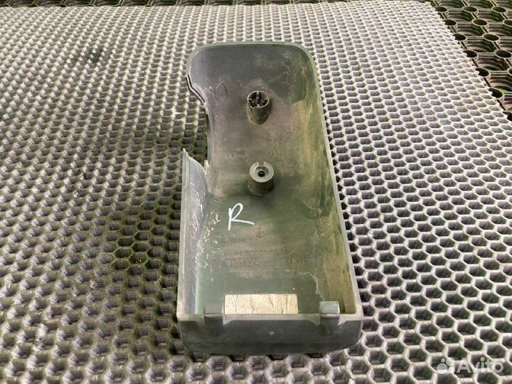 Крышка крепления кронштейна зеркала MAN TGA