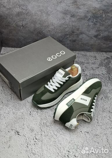 Мужские кроссовки