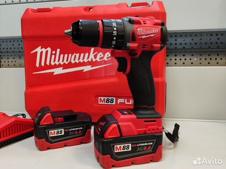 Шуруповерт бесщеточный milwaukee