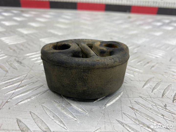 Б/У подушка глушителя (крепления, кронштейн