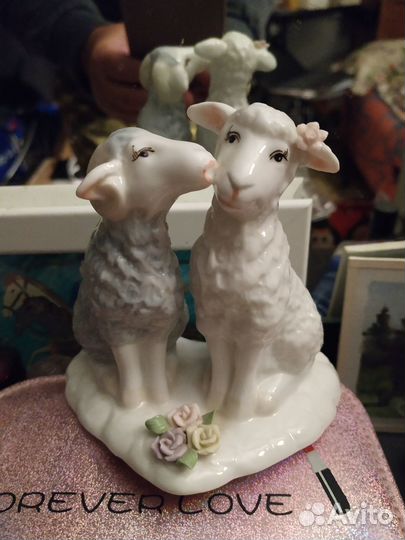 Фарфоровая статуэтка 