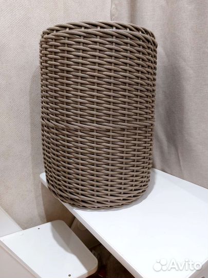 Уличные вазоны, кашпо для цветов