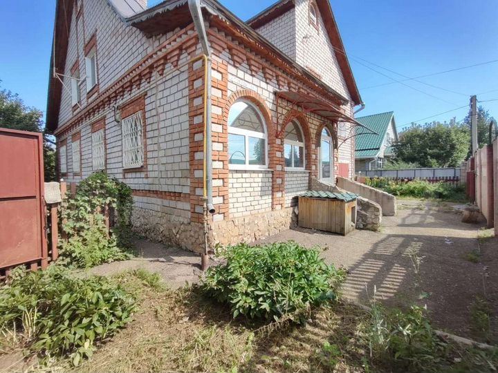 Дом 240 м² на участке 17 сот.