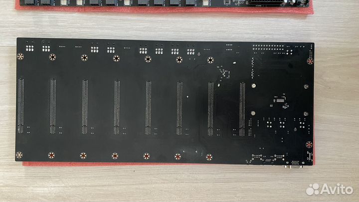 Материнская плата на 8 видеокарт (безрейзерная)