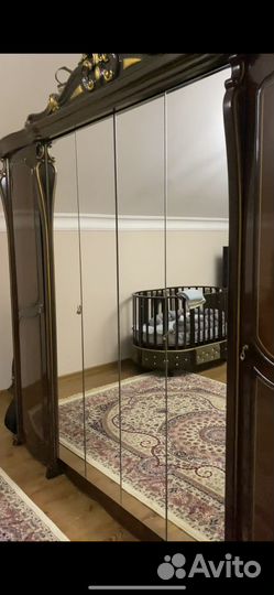 Спальный гарнитур