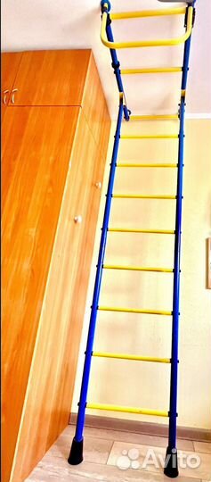 Шведская стенка с турником и брусьями