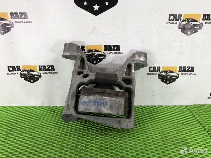 Опора двигателя нижняя правая R