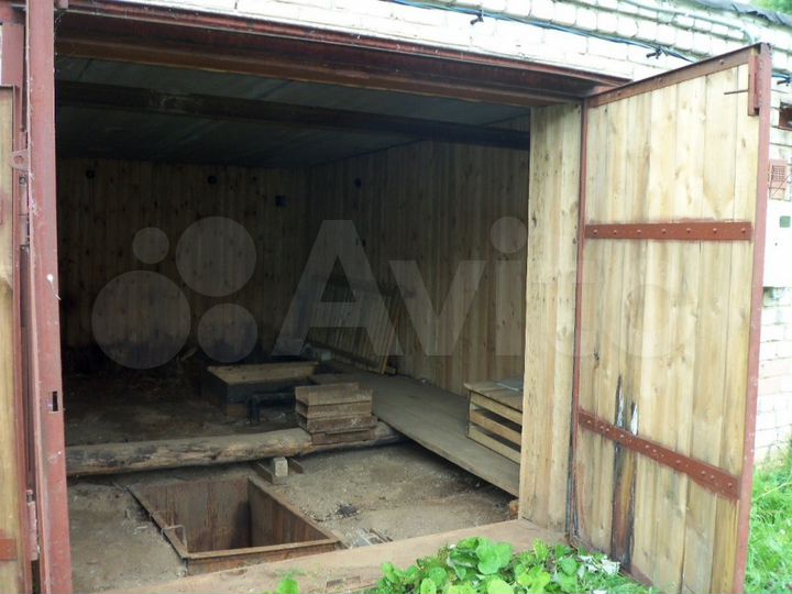 Гараж, > 30 м²