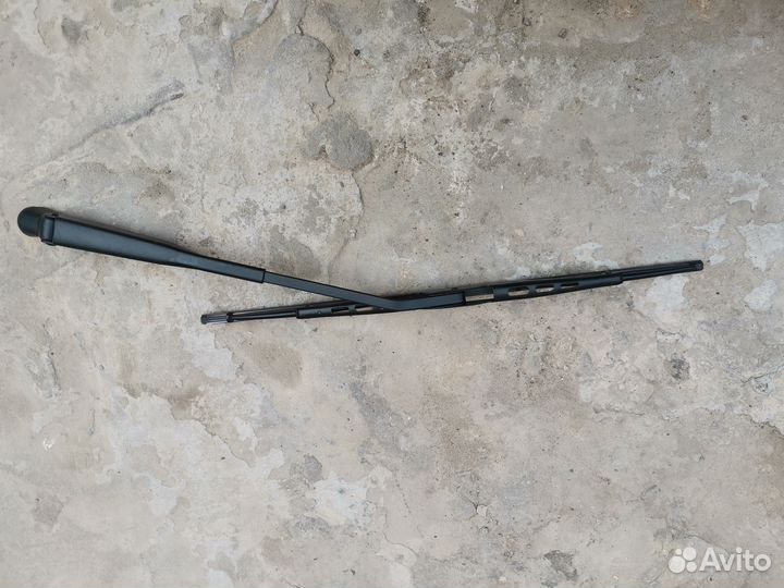 Держатель стеклоочистителя передний Niva Urban