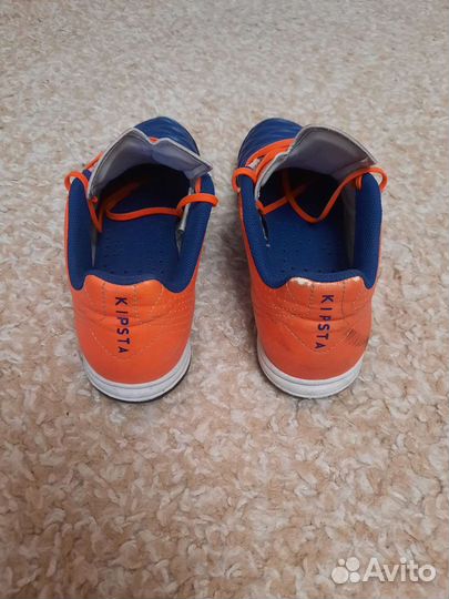 Футбольные бутсы сороконожки