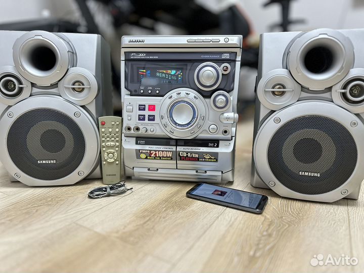 Музыкальный центр Samsung CD AUX Radio