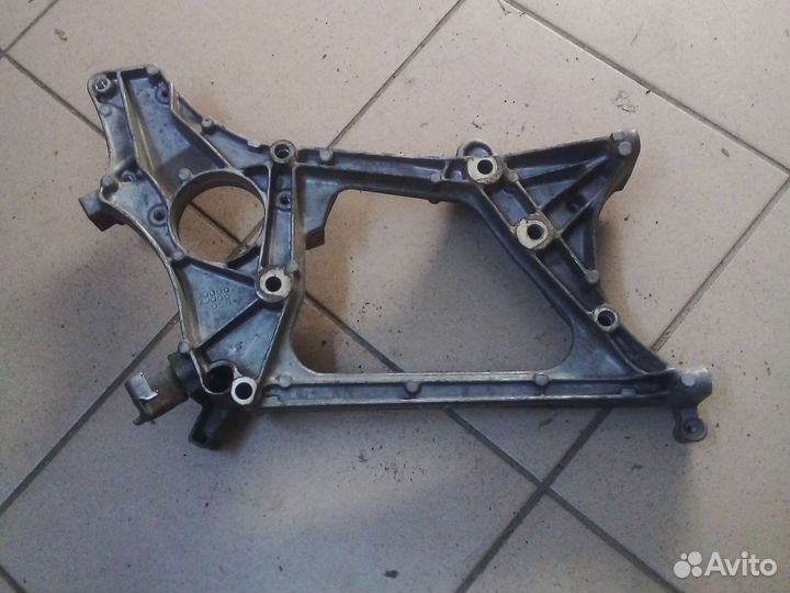 Кронштейн двигателя передняя mercedes w 212