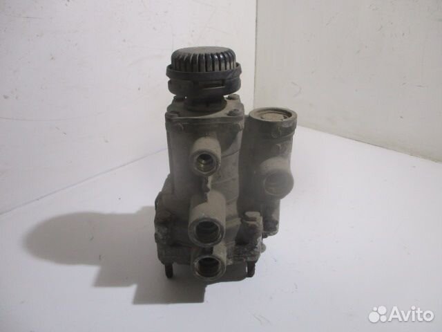 Кран управления тормозами прицепа MAN 81523016189