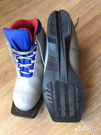 Ботинки лыжные