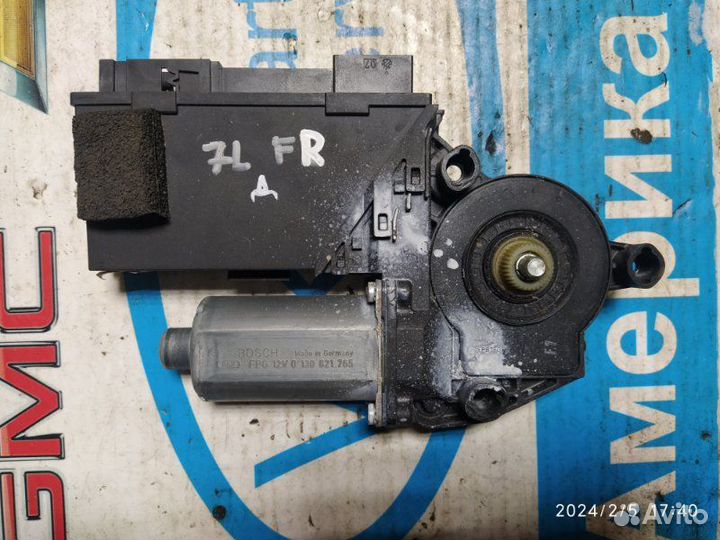 Мотор стеклопод. пер. правый VW Touareg 7L 03-10