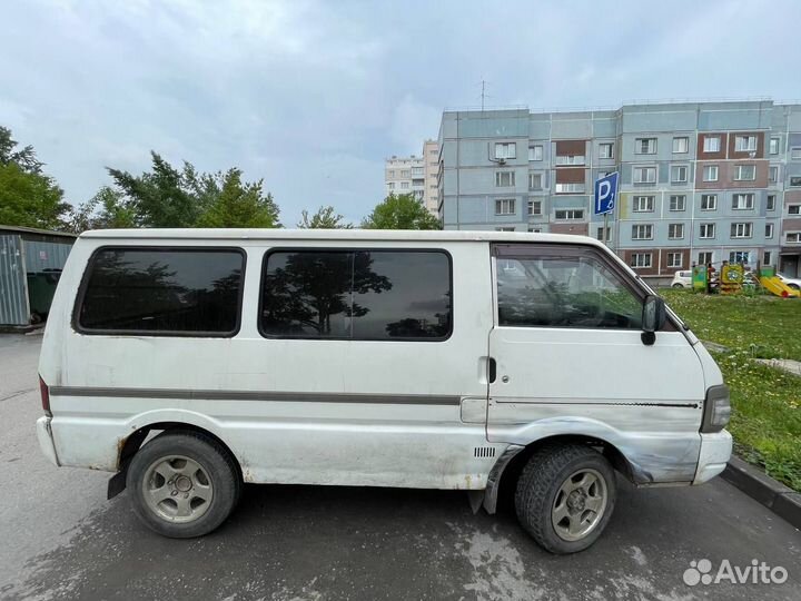 Nissan Vanette 2.0 AT, 1998, 300 000 км