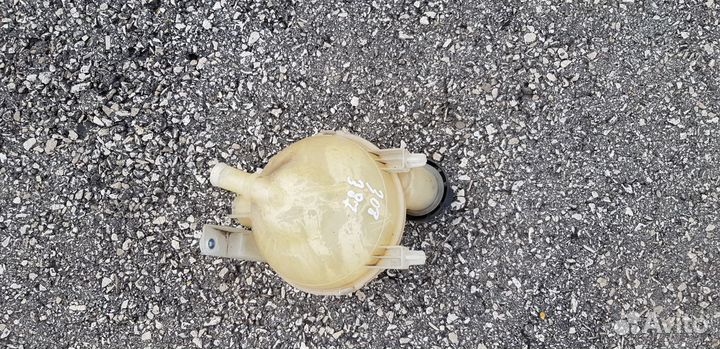 Peugeot 308 Бачок расширительный