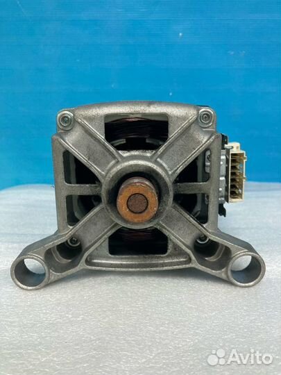 Двигатель стиральной машины Hotpoint-Ariston