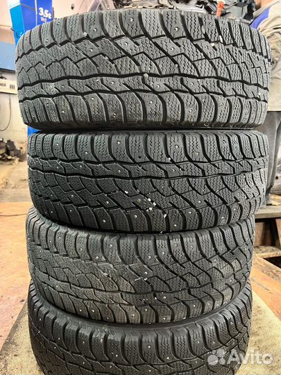 Viatti Bosco Nordico V-523 215/55 R17 91