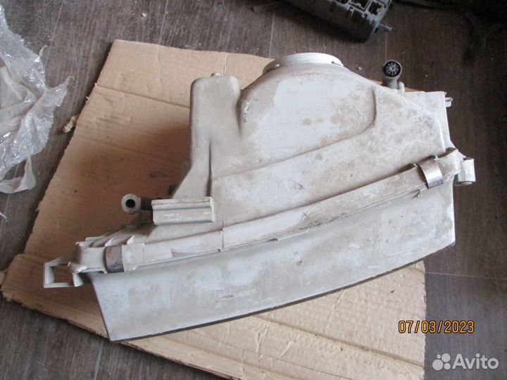 Фара правая калдина корона карина Е 190