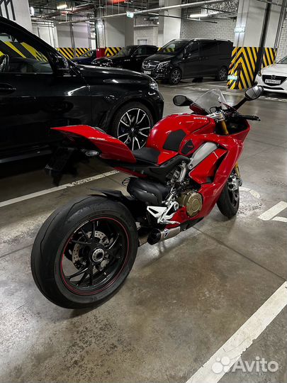 Ducati Panigale V4S