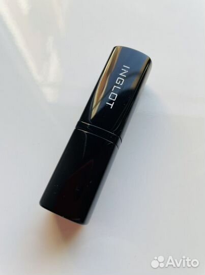 Матовая помада Inglot