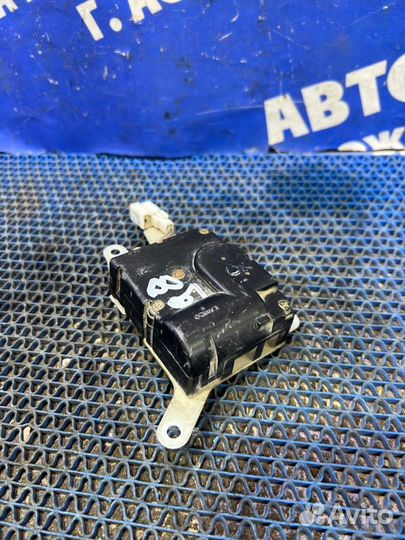 Моторчик заслонок отопителя Hyundai Sonata 4 седан