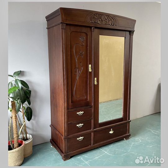 Шкаф старинный 0027