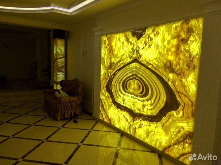 Панно из оникса на стену
