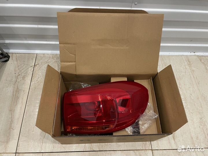 Фонарь задний правый (Volkswagen Tiguan)
