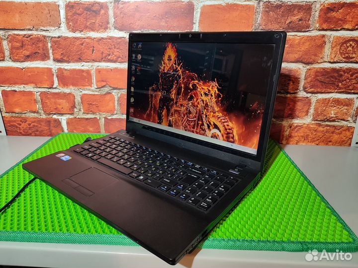 DNS W765CUH - Core i3 \ 3 Озу \ 512 Видео \ 250 HD