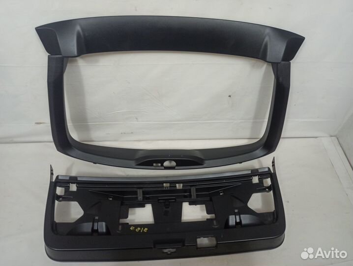 Обшивка двери багажника BMW 5-серия F11