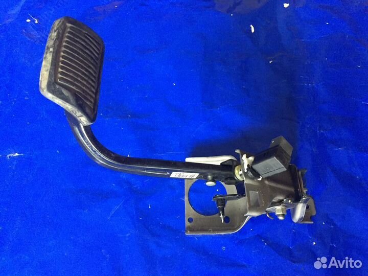 Педаль тормоза АКПП Hyundai Solaris / Kia Rio 3