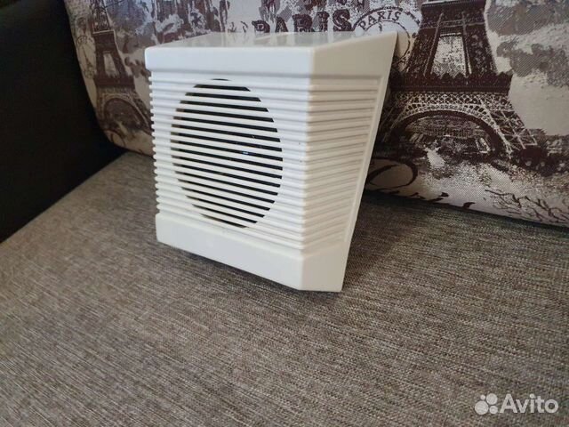 Громкоговоритеь настенный