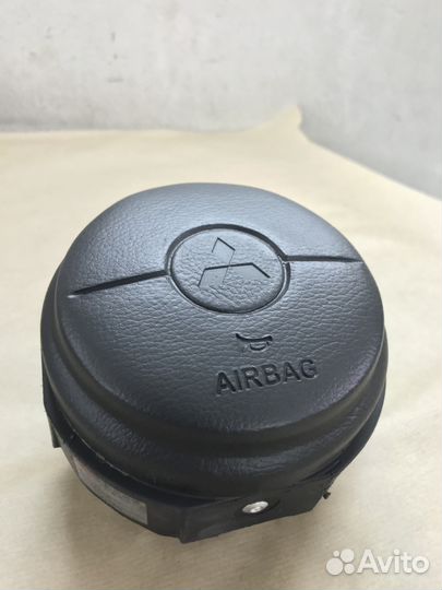 Рулевая накладка на Mitsubishi Lancer 9