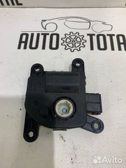 Моторчик заслонки отопителя Kia Rio 3 G4FA 2014